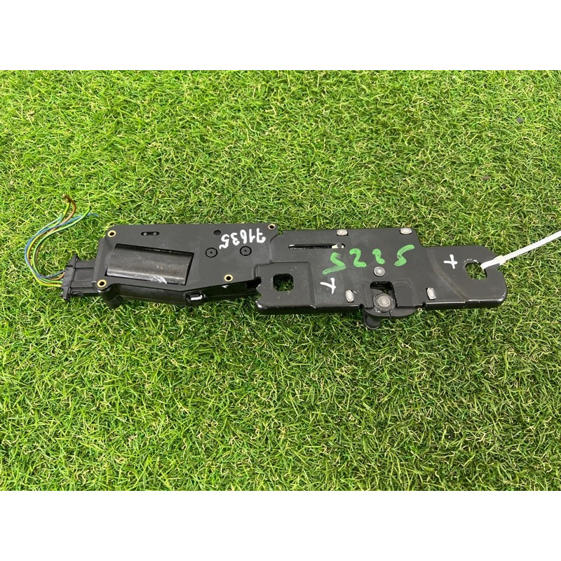 Ответная часть замка багажника (кузов и элементы) AUDI A8 D4 2011 4,2 4H0827383A