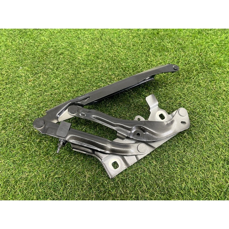 Петля капота (кузов и элементы) AUDI SQ5 FY 2018 3.0 CWGD 80A823302C