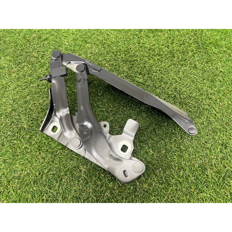 Петля капота (кузов и элементы) AUDI SQ5 FY 2018 3.0 CWGD 80A823302C