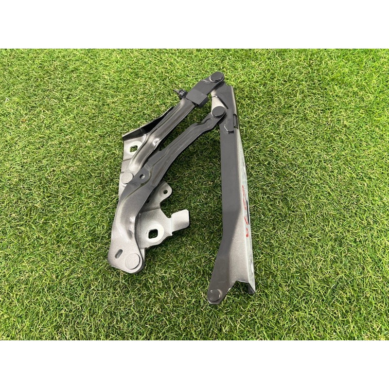 Петля капота (кузов и элементы) AUDI SQ5 FY 2018 3.0 CWGD 80A823302C