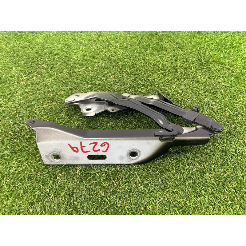 Петля капота (кузов и элементы) AUDI SQ5 FY 2018 3.0 CWGD 80A823302C