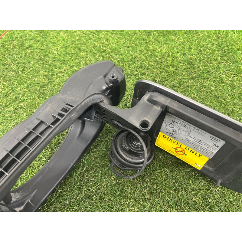 Кришка паливного бака (кузов і елементи) AUDI Q7 4L 2011 3.0 CATA 4L0809999A