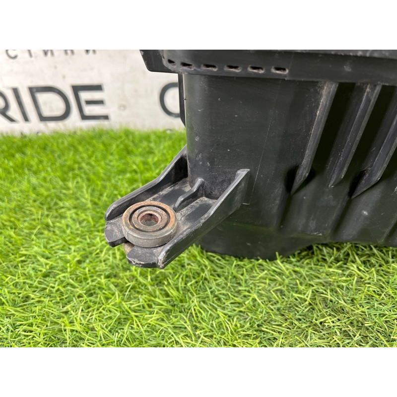 Корпус воздушного фильтра (впускная система) Hyundai Santa Fe CM 2009 2.2 CRDI 281122B200