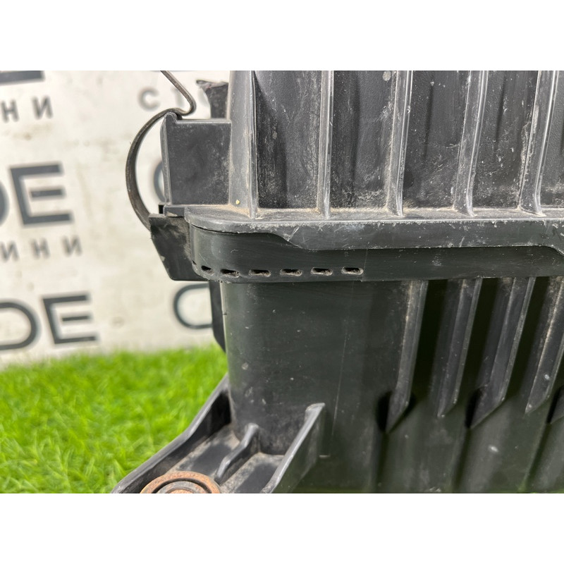 Корпус воздушного фильтра (впускная система) Hyundai Santa Fe CM 2009 2.2 CRDI 281122B200