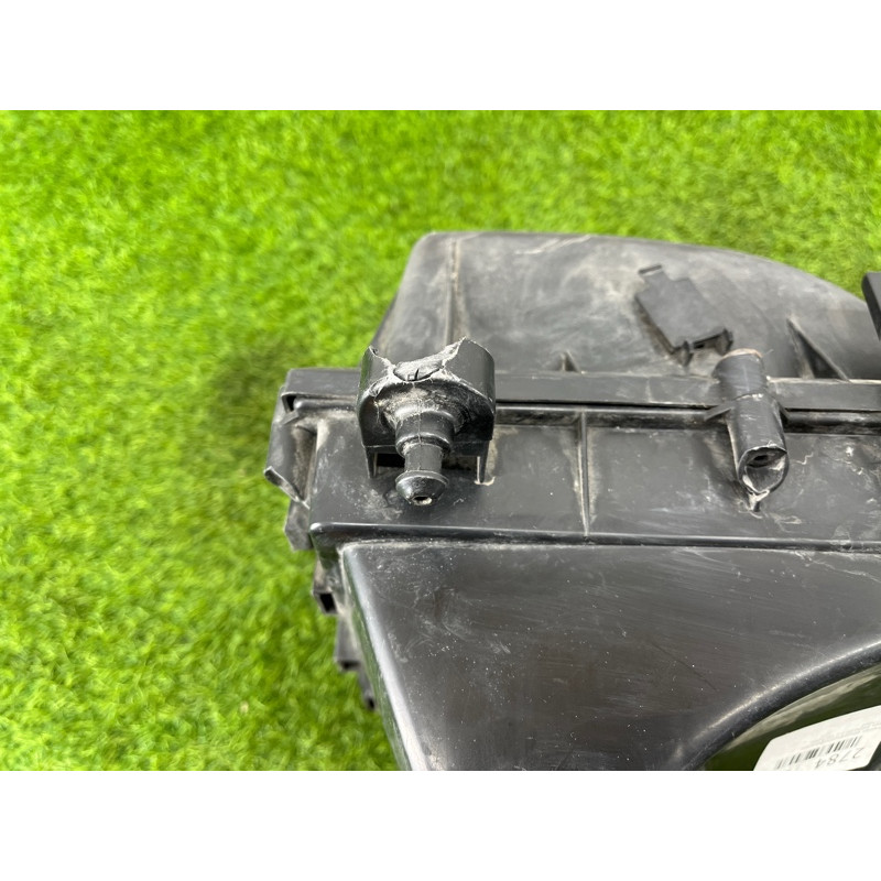 Корпус воздушного фильтра (впускная система) Opel SIGNUM 1 2006 2.2 YH 9177264