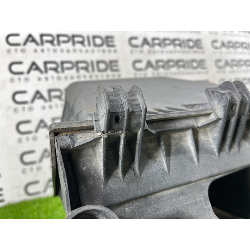 Корпус воздушного фильтра (впускная система) BMW 5-series E34 13712242304