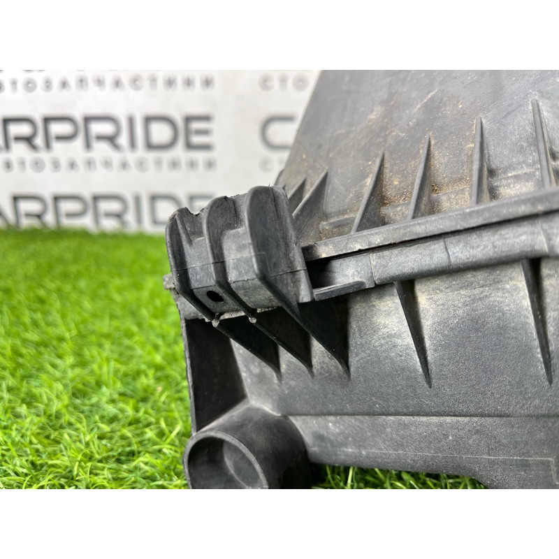 Корпус воздушного фильтра (впускная система) BMW 5-series E34 13712242304