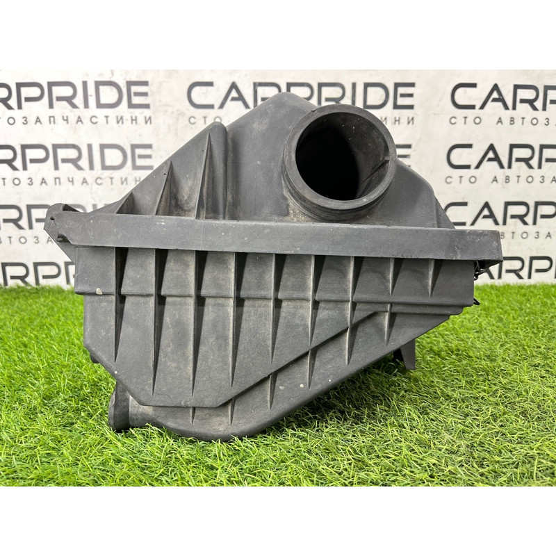 Корпус воздушного фильтра (впускная система) BMW 5-series E34 13712242304