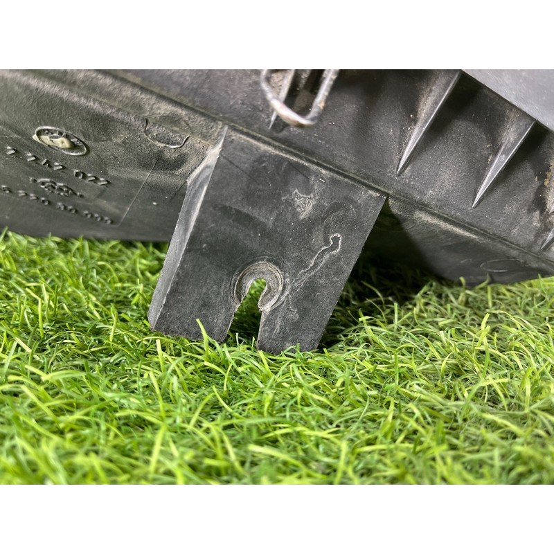 Корпус воздушного фильтра (впускная система) BMW 5-series E34 13712242304