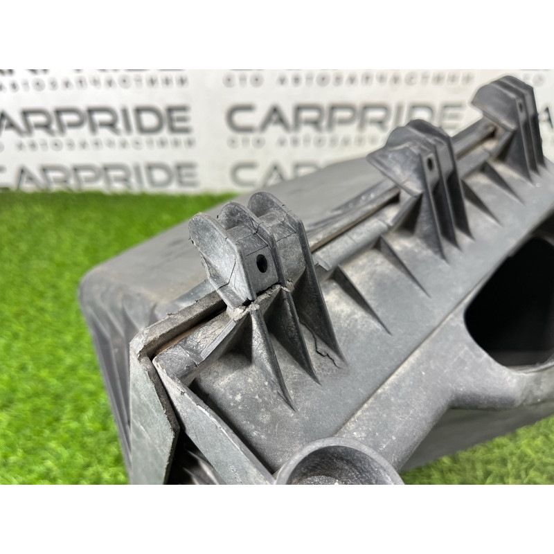 Корпус воздушного фильтра (впускная система) BMW 5-series E34 13712242304