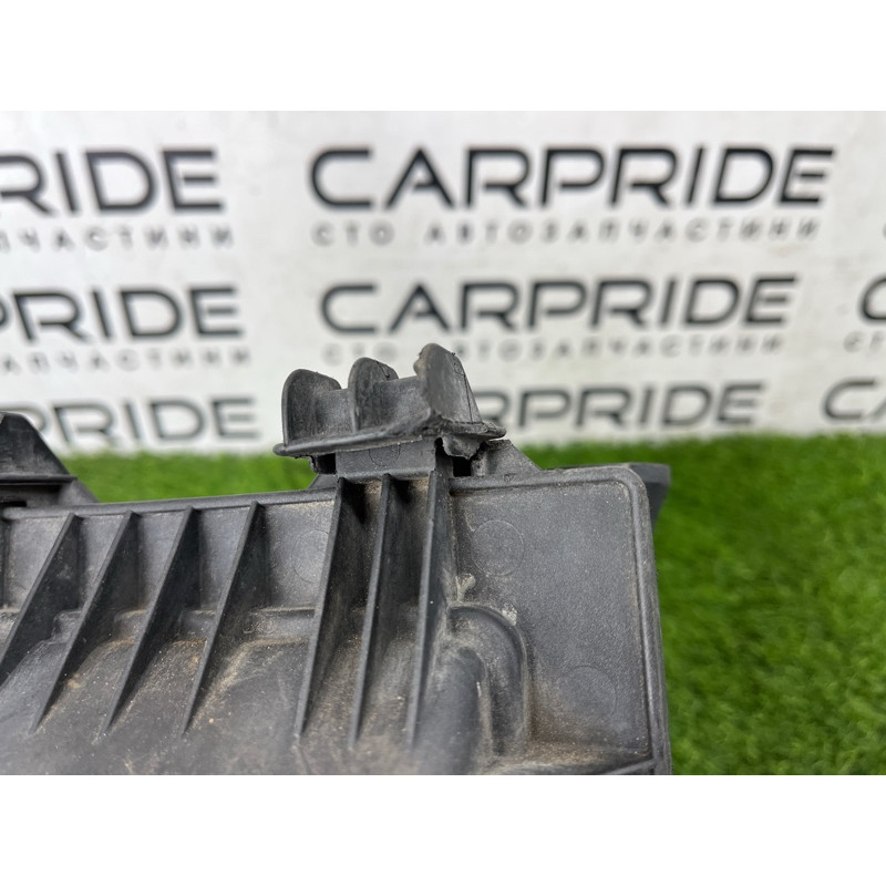 Корпус воздушного фильтра (впускная система) BMW 5-series E34 13712242304