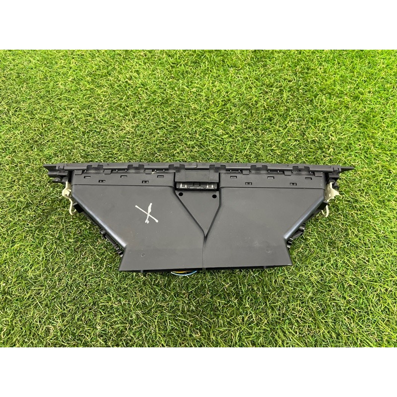 Центральний дефлектор салону (салон) BMW 3-series E93 2008 3.0 N54 64229130463