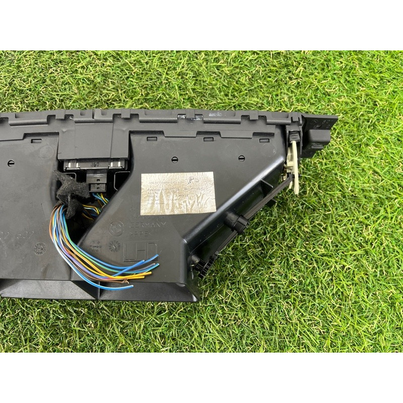 Центральний дефлектор салону (салон) BMW 3-series E93 2008 3.0 N54 64229130463