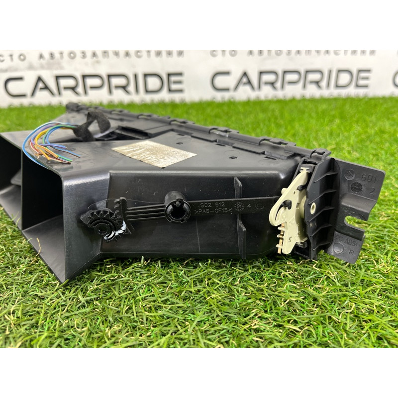 Центральний дефлектор салону (салон) BMW 3-series E93 2008 3.0 N54 64229130463