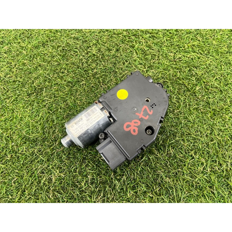 Мотор люка (электрика) AUDI Q7 4L 2011 3.0 CATA 4L0959591A