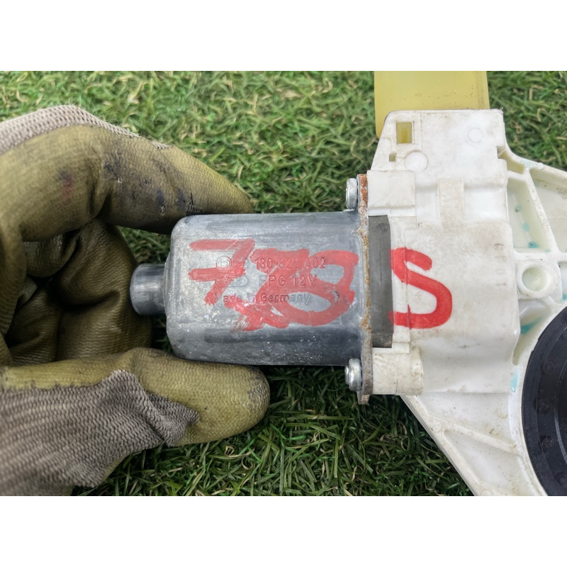 Мотор стеклоподъемника (электрика) BMW 3-series E93 2008 3.0 N54 67627189231