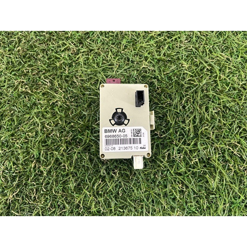Усилитель антенны (электрика) BMW 3-series E93 2008 3.0 N54 65206968650