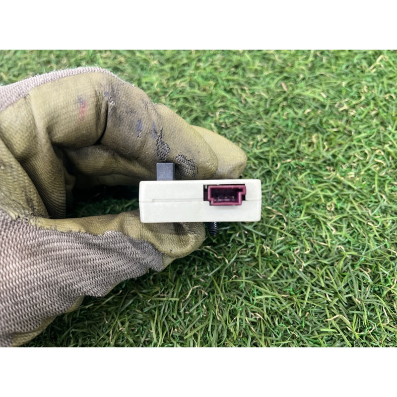 Усилитель антенны (электрика) BMW 3-series E93 2008 3.0 N54 65206968650