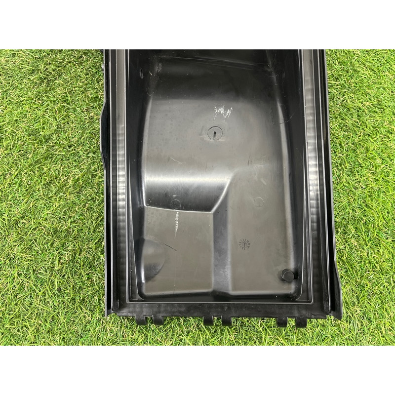 Кришка корпусу повітряного фільтра (подача палива) AUDI Q7 4L 2011 3.0 CATA 7L6129607AJ