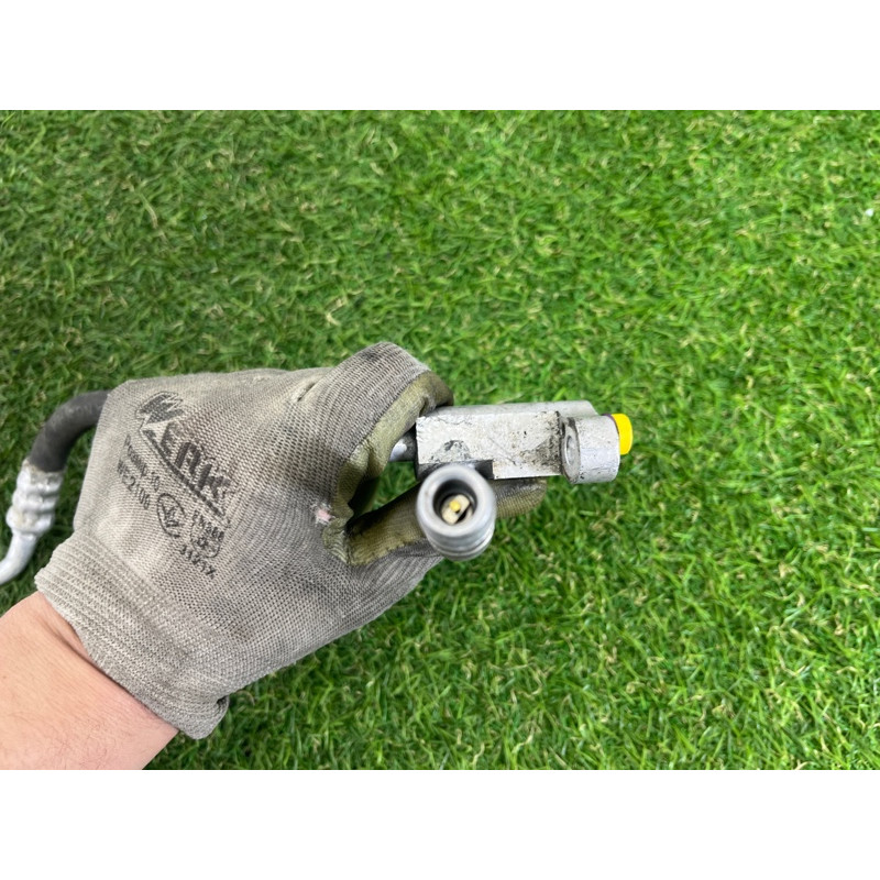 Трубка кондиціонера (обігрів та кондиціювання.) BMW 3-series E93 2008 3.0 N54 64539151738