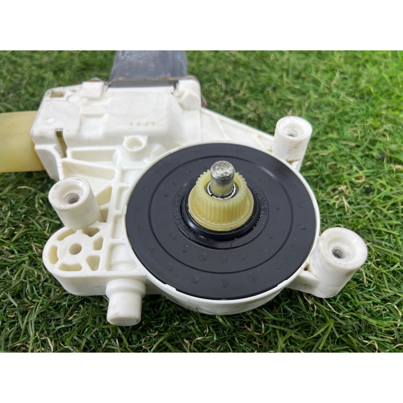 Мотор стеклоподъемника (электрика) BMW 3-series E93 2008 3.0 N54 67627189232