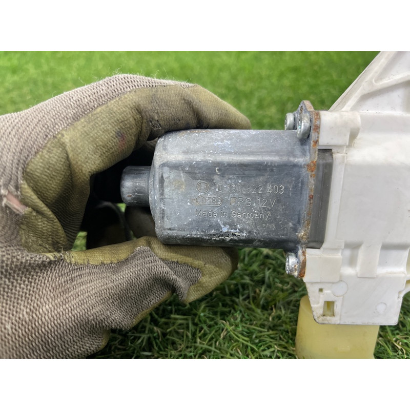 Мотор стеклоподъемника (электрика) BMW 3-series E93 2008 3.0 N54 67627189232