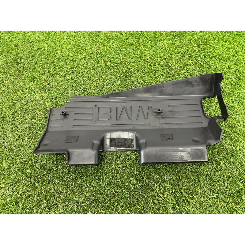 Декоративная крышка двигателя (двигатель и элементы) BMW X5 E70 2009 4.8 N62N 11127548851