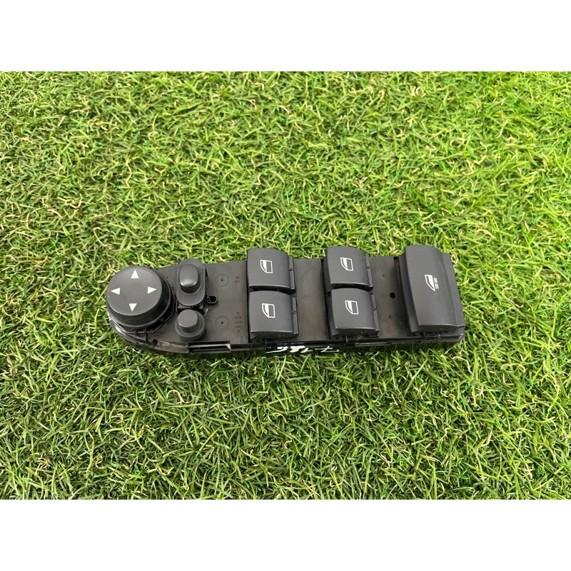 Блок кнопок склопідйомників (електрика / кнопки) BMW 3-series E93 2008 3.0 N54 61319217365