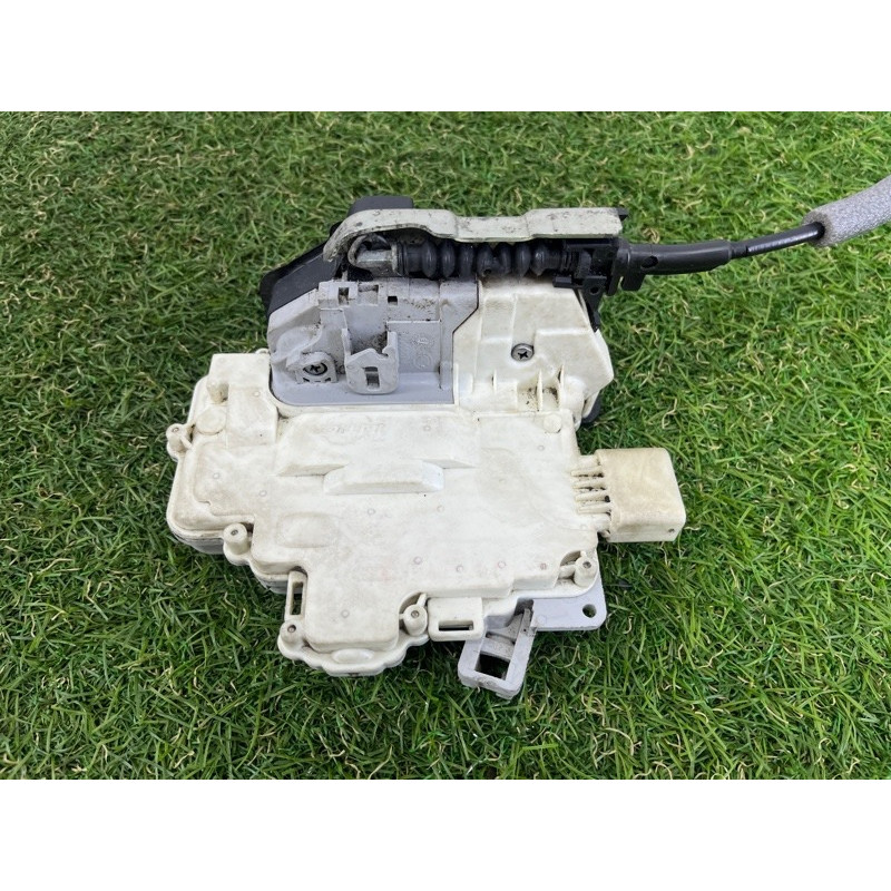 Ручка двері зовнішня (кузов і елементи) Volkswagen Touareg NF 2012 3.6 CGRA 7P6837205EGRU