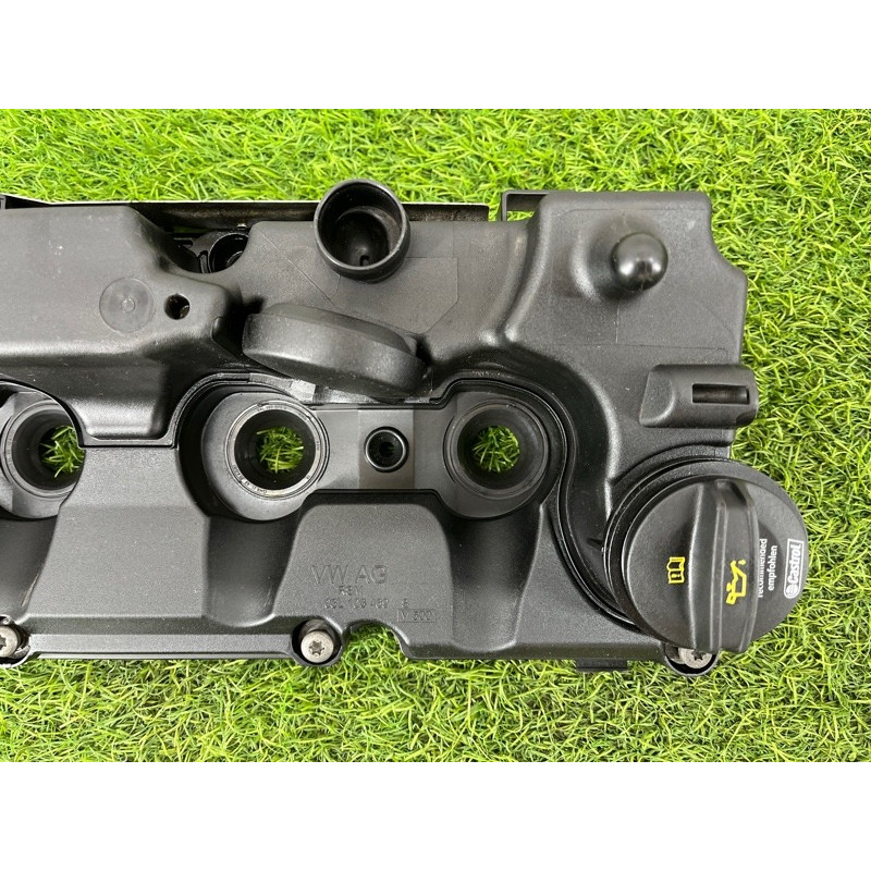 Крышка клапанов (двигатель и элементы) Volkswagen Passat B8 2016 2.0 tdi 03L103469S