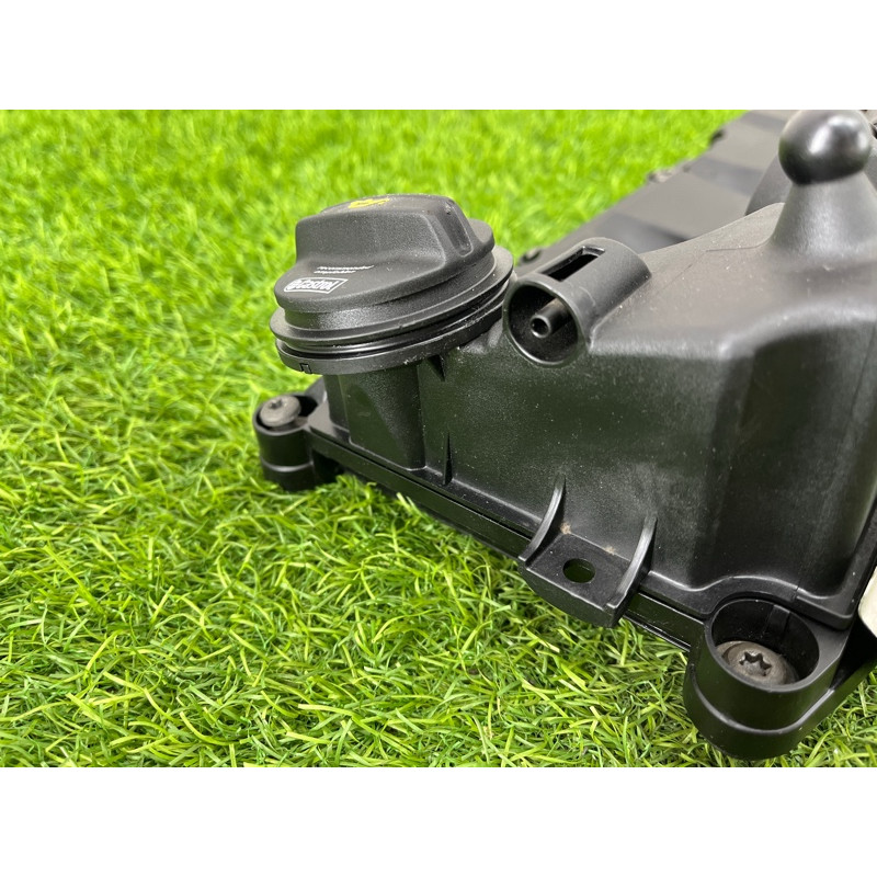 Крышка клапанов (двигатель и элементы) Volkswagen Passat B8 2016 2.0 tdi 03L103469S