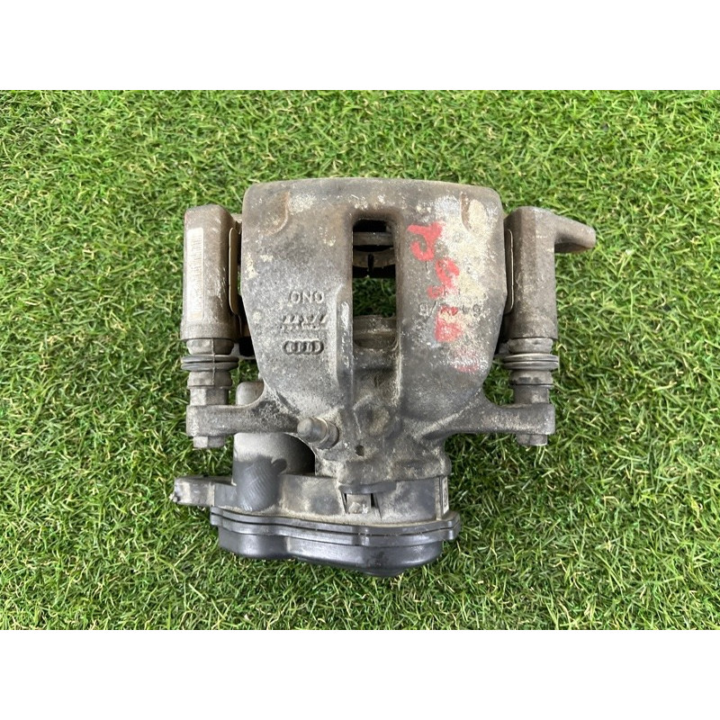 Суппорт тормозной (тормозная система) AUDI A4 B8 2012 2.0 CAEB 8K0615403B