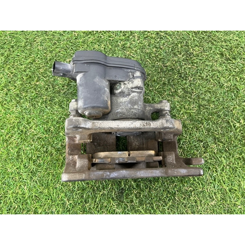 Суппорт тормозной (тормозная система) AUDI A4 B8 2012 2.0 CAEB 8K0615403B