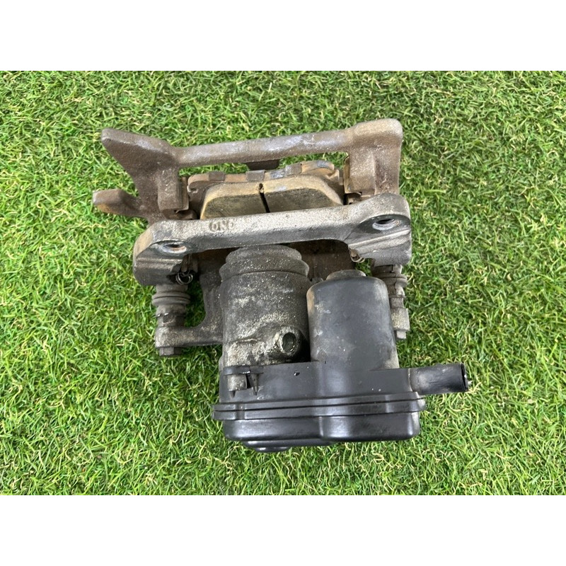 Суппорт тормозной (тормозная система) AUDI A4 B8 2012 2.0 CAEB 8K0615403B