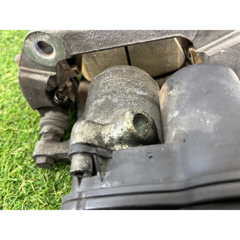 Суппорт тормозной (тормозная система) AUDI A4 B8 2012 2.0 CAEB 8K0615403B