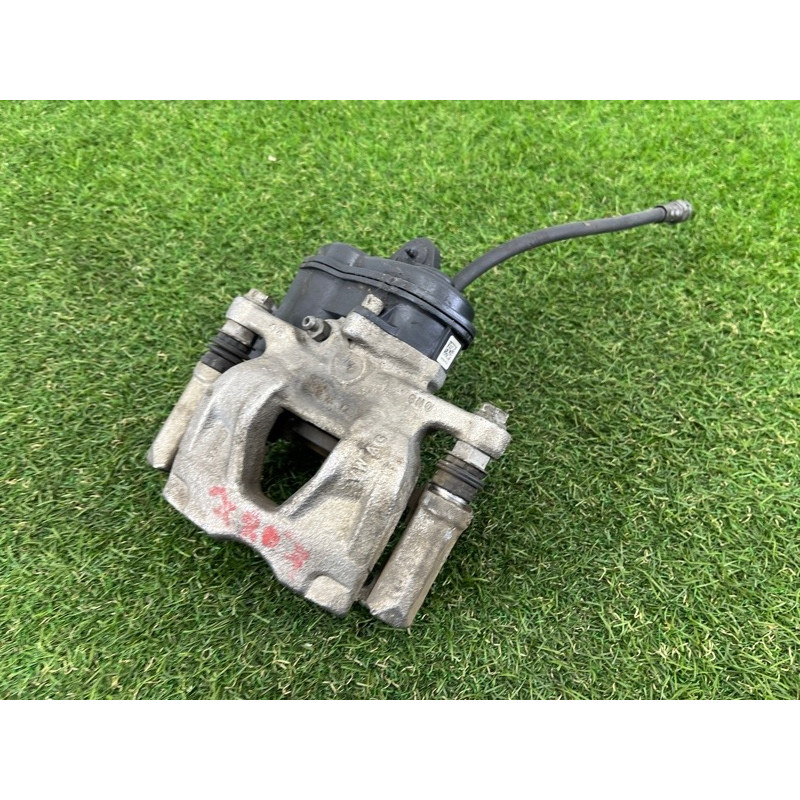 Суппорт тормозной (тормозная система) AUDI A4 B9 2017 2.0 DBPA 8W0615404