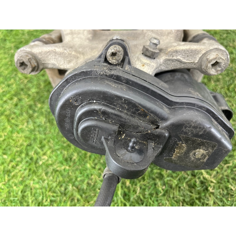 Суппорт тормозной (тормозная система) AUDI A4 B9 2017 2.0 DBPA 8W0615404