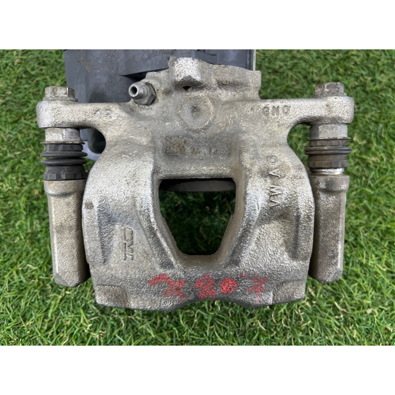 Суппорт тормозной (тормозная система) AUDI A4 B9 2017 2.0 DBPA 8W0615404