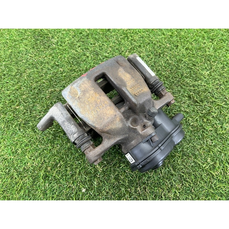 Суппорт тормозной (тормозная система) AUDI A4 B8 2012 2.0 CAEB 8K0615404B