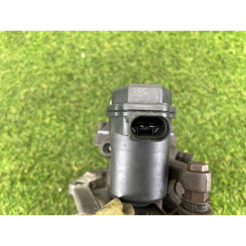 Суппорт тормозной (тормозная система) AUDI A4 B8 2012 2.0 CAEB 8K0615404B