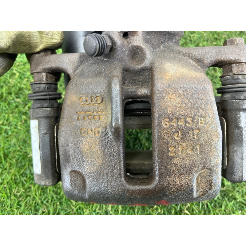 Суппорт тормозной (тормозная система) AUDI A4 B8 2012 2.0 CAEB 8K0615404B