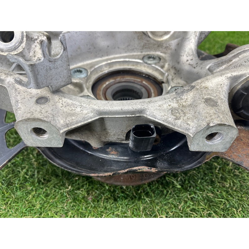 Цапфа подвески (подвеска) Volkswagen Touareg NF 2011 3.0 TDI 7P0505436A