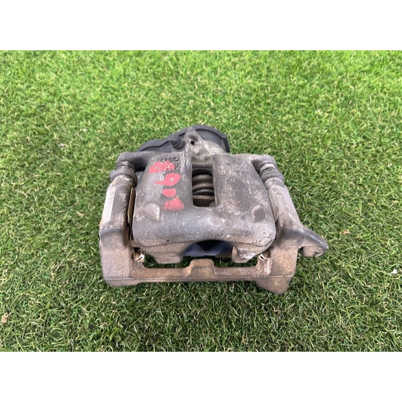 Суппорт тормозной (тормозная система) AUDI A4 B8 2012 2.0 CAEB 8K0615404B