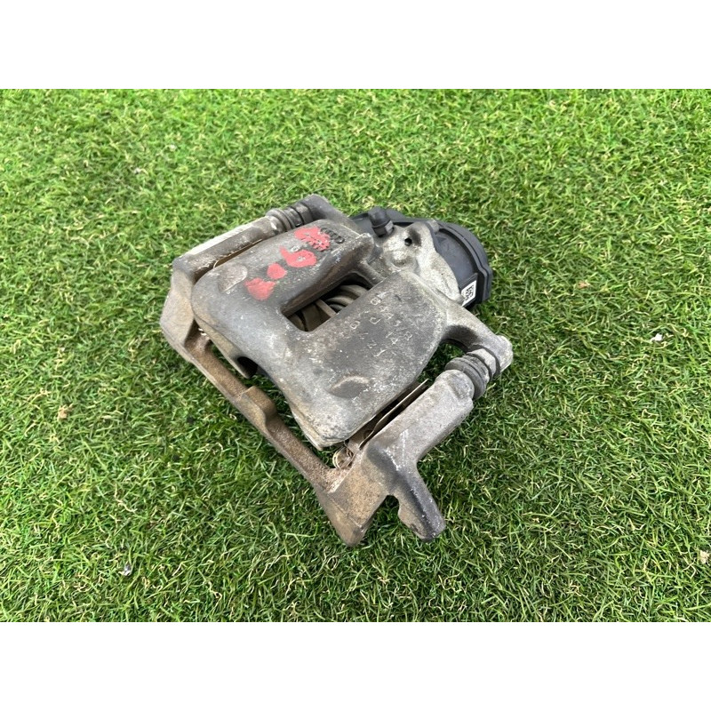 Суппорт тормозной (тормозная система) AUDI A4 B8 2012 2.0 CAEB 8K0615404B