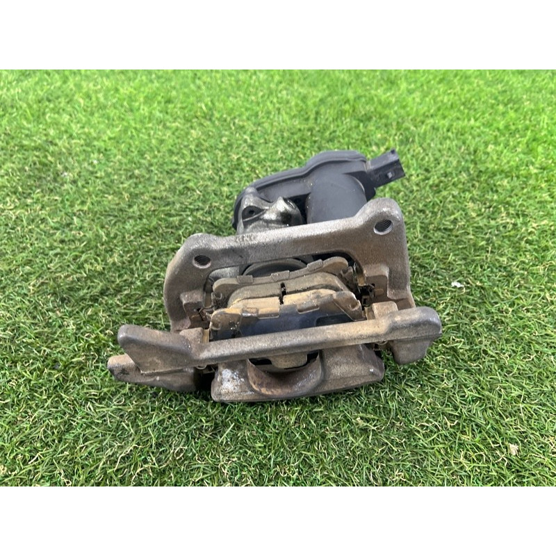 Суппорт тормозной (тормозная система) AUDI A4 B8 2012 2.0 CAEB 8K0615404B