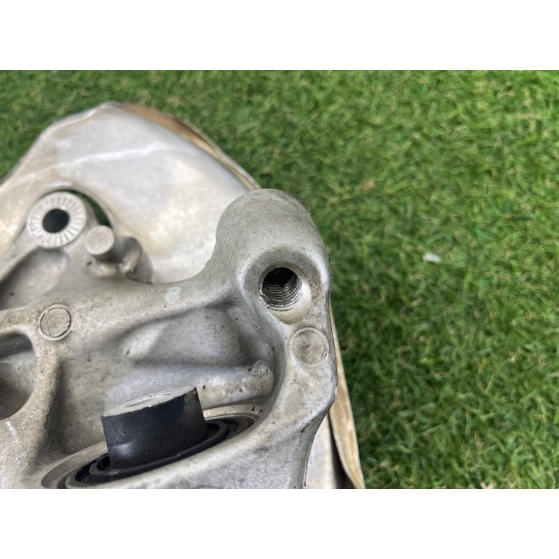 Цапфа подвески (подвеска) AUDI A4 B9 2017 2.0 DBPA 8W0505431T