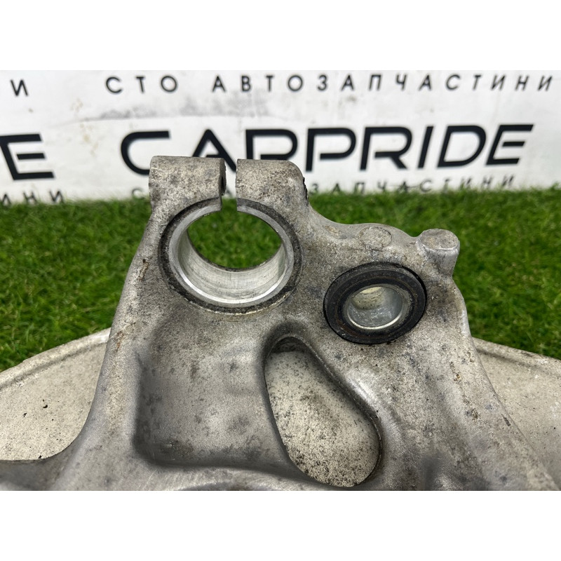 Поворотный кулак (подвеска) AUDI A4 B8 2012 2.0 CAEB 8K0407253AA