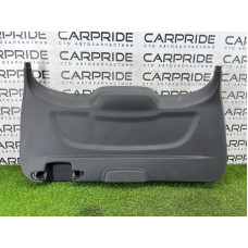 Обшивка крышки багажника