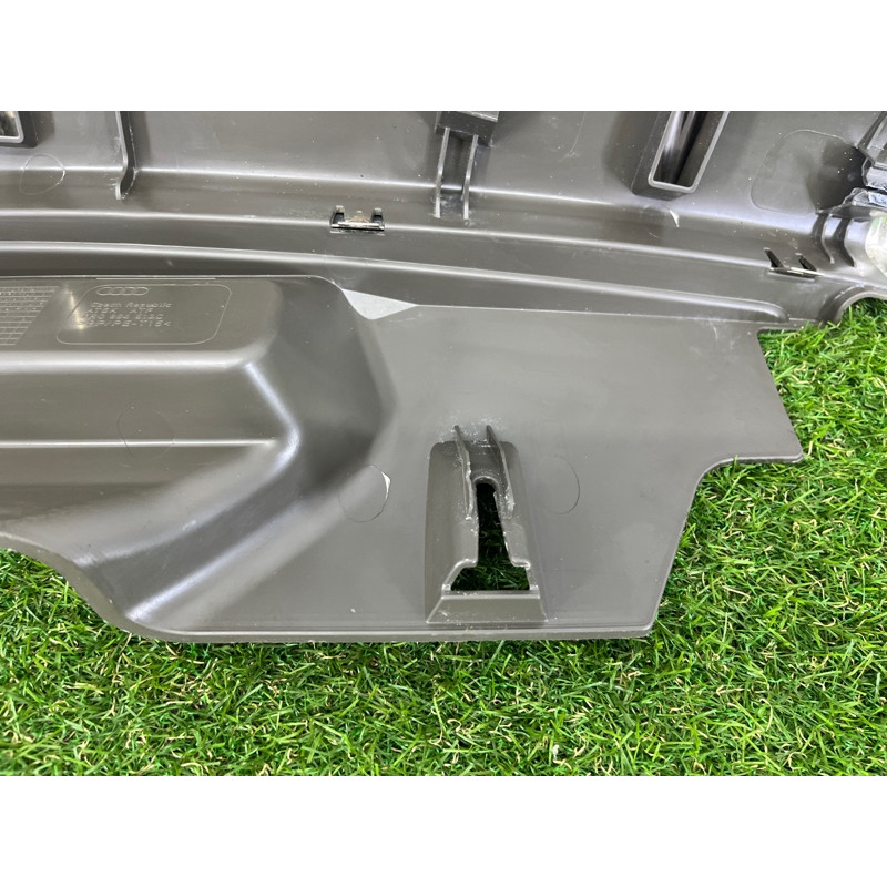 Накладка замка кришки багажника (салон) AUDI Q5 8R 2012 3.2 CALB 8R0864483CL91