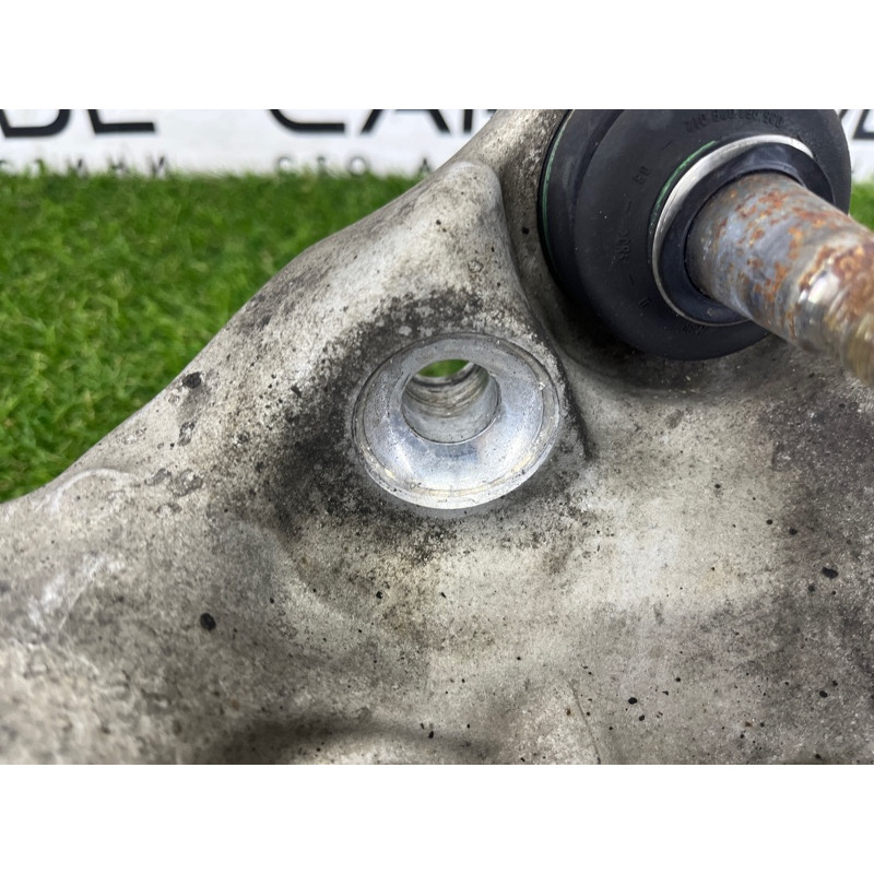 Поворотный кулак (подвеска) BMW 7-series F02 2011 4.4 N63 31216777749